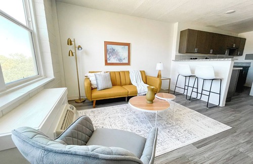 Corryville Apartment | Sleepover: Charming 1BA/1BA + Gym - Cincinnati