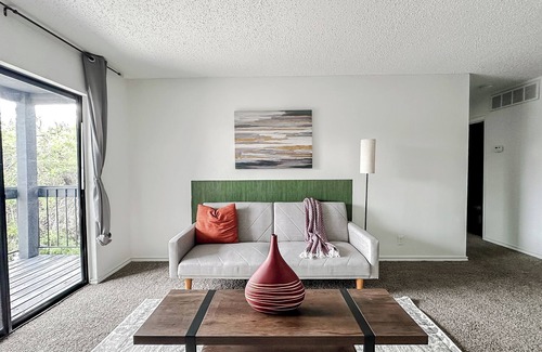 Windsor Park Apartment | Sleepover : Homey 1BA/BA + Gym - Austin TX