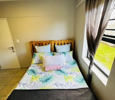 Bloubergstrand Apartment | Sleepover Self-Catering