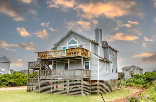 Duck House | Sleeps 10 | 4 BR Vacation Home | Beach Access