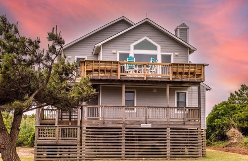 Duck House | Sleeps 10 | 4 BR Vacation Home | Beach Access
