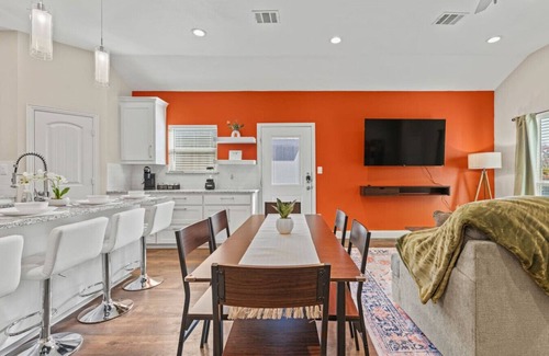 Fort Worth House | Sleeps 10+KingBed+Backyard+Stockyards+Free Parking