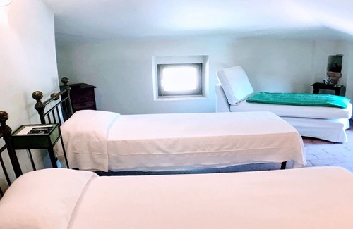 San Brizio Villa | Sleeps 12 - amazing scenery all around - exc villa, pool + grounds - pool house
