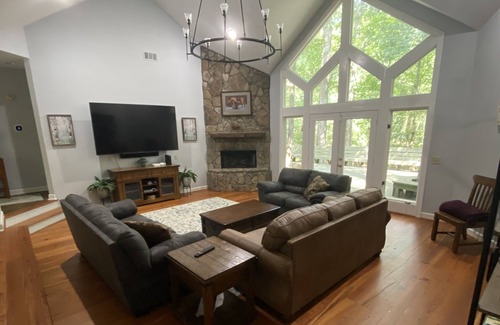 Fortson House | Sleeps 12 Quiet estate - Ft Moore, Columbus, Pine Mountain