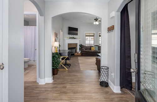 Harvest House | Sleeps 12 recently built 4 bedroom Nesteled Inn at Rock Creek