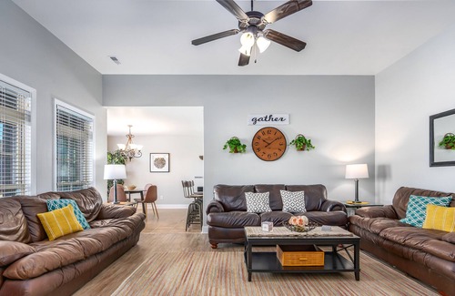 Harvest House | Sleeps 12 recently built 4 bedroom Nesteled Inn at Rock Creek