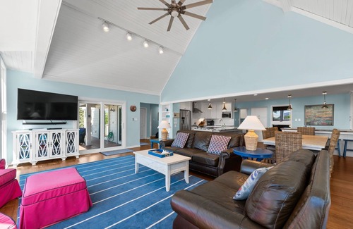 Bald Head Island House | Sleeps 14 in 5BR, Ocean Views, Steps to Beach, Pet Friendly, BHI and Shoals