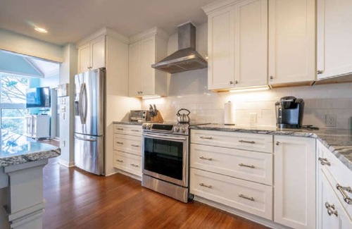 Bald Head Island House | Sleeps 14 in 5BR, Ocean Views, Steps to Beach, Pet Friendly, BHI and Shoals