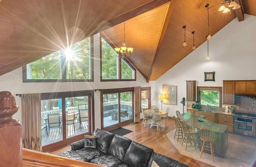 North Sebago House | SLEEPS 14 WITH A SANDY BEACH AND A DOCK