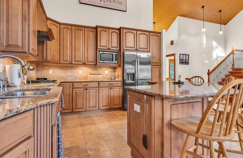 North Sebago House | SLEEPS 14 WITH A SANDY BEACH AND A DOCK