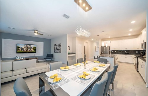 Kissimmee Villa | Sleeps 17 - Luxury 6BDHome with Pool – Storey Lake