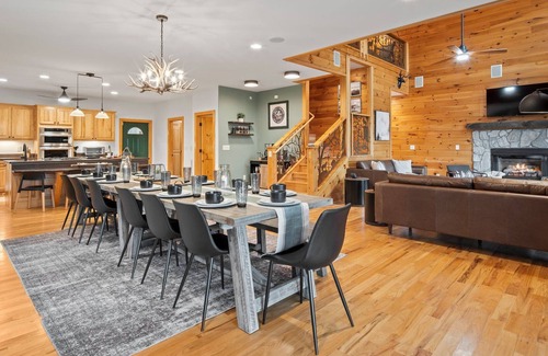 Maggie Valley House | Sleeps 20!|Hot tub|Mtn Views|Game Rooms|Sauna