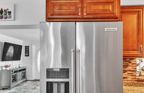 Clearwater House | Sleeps 20, HotPool 5BDR 3Bath home, 3.5 miles to the beach Small Events welcome