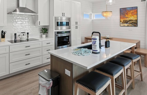 Holiday Isle House | Sleeps 24, HotTub, Pool, Steps 2 Beach, 2 Rooftop Tubs, 2 Kitchens, 2 Masters