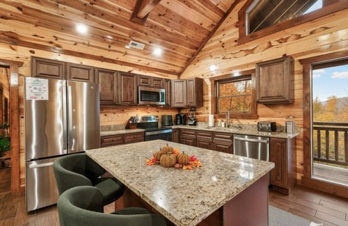 Caton Cabin | Sleeps 24 | Indoor Pool | Hot Tub | 8 Bedrooms