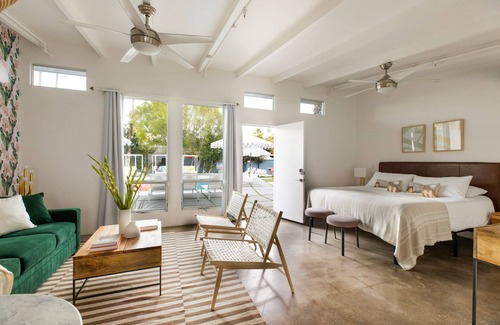 Tahquitz River Estates Hotel | Sleeps 30 | 10-Room Boutique Hotel | The Wesley