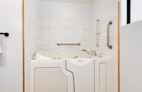 Fletcher Hills Villa | Sleeps 31 10br Mountain View, Pool, Spa and Games