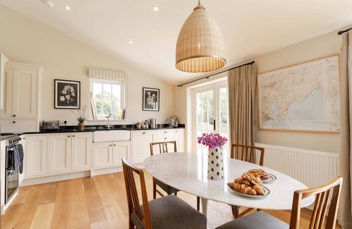Truro House | Sleeps 4, Dog friendly, Perfect retreat for families