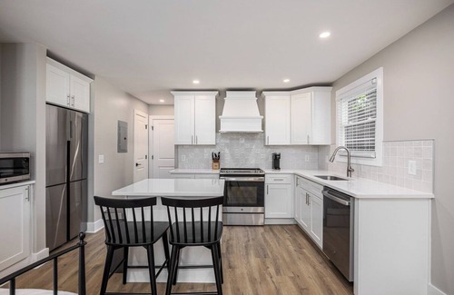 Hillsboro West End Apartment | Sleeps 48, Entire Hotel, Group Retreat | The Nomad