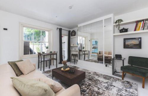 West Kensington Apartment | Sleeps 5! Cozy Kensington Flat, 4 Mins To Station!