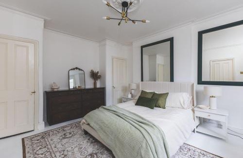 West Kensington Apartment | Sleeps 5! Cozy Kensington Flat, 4 Mins To Station!