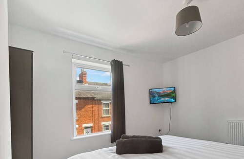 Newark Apartment | Sleeps 6 Central, Spacious 2-bedroom Apartment in Newark-on-Trent