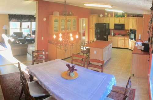 Ernul House | Sleeps 6 in 4 Queen Beds, former farmland, near New Bern, home of Tryon Palace.