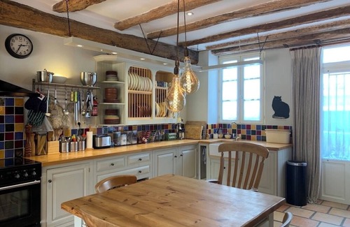 Saint-Meard-de-Gurcon House | Sleeps 6 Vineyard Escape- PetsOK & Airport Access