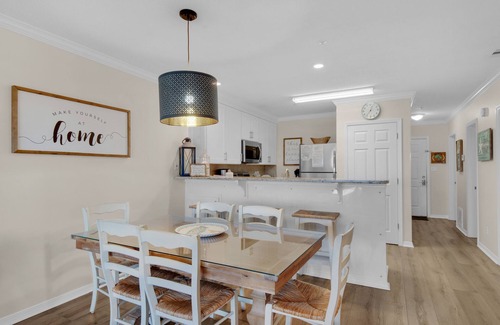 Miramar Beach Condo | Sleeps 8, dog friendly, private beach, beach service for 4! NEW BEACH RAMP!