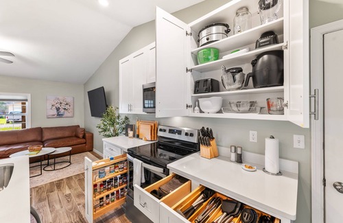 St. Augustine House | Sleeps 8 -Near Shrine Club/Boat Ramp/Pet Friendly