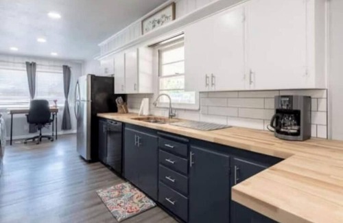 Lubbock House | Sleeps 8: Pet Friendly: Minutes from TTU & Medical District