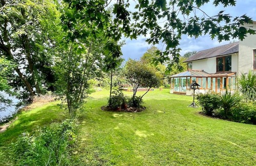 Glasbury House | Sleeps 8 River Retreat in Glasbury, Hay & Brecon