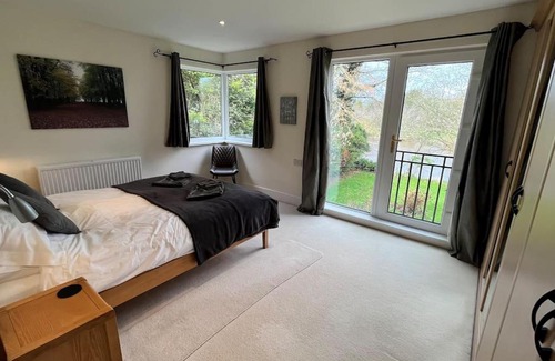 Glasbury House | Sleeps 8 River Retreat in Glasbury, Hay & Brecon