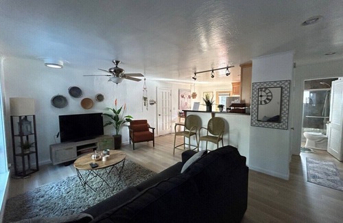 Tahoe Paradise House | Sleeps 9 - 15 min to Sierra at Tahoe COH0957