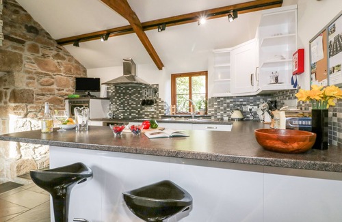 Blisland House | SLEEPY FOX, pet friendly, character holiday cottage in Blisland