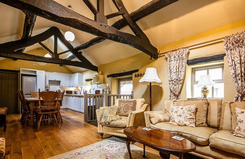Bakewell Cottage | SLIPPER LO, pet friendly, character holiday cottage in Bakewell