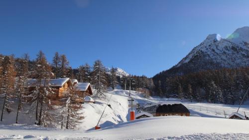 Montgenevre Ski Chalet | Slope-Side Chalet w/Jacuzzi, Home Cinema, for 16 Guests
