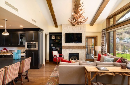 Steamboat Springs Condo | Slopeside Retreat, Ski In/Out, Edgemont Luxury, On Call Shuttle, Many More Amenities!