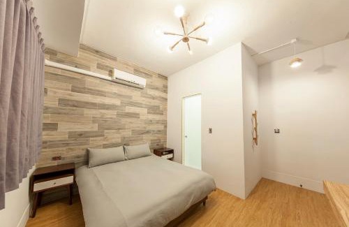 West Central District House | Slow Inn