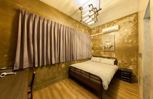 West Central District House | Slow Inn
