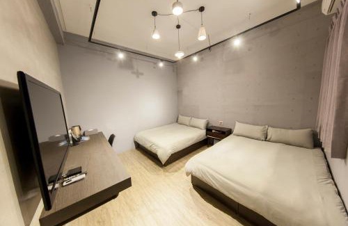 West Central District House | Slow Inn