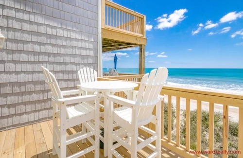 Sneads Ferry House | Slow M'Ocean - Beautiful 2 BR Oceanfront Townhome!