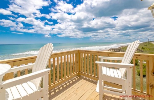 Sneads Ferry House | Slow M'Ocean - Beautiful 2 BR Oceanfront Townhome!