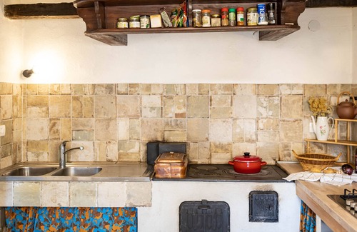 Lupoglav Apartment | Slow stay home Rose in tiny authentic Istrian village near Učka