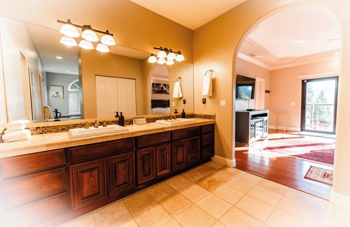 Pollock Pines House | Sly Park, Rubicon Trail, Hot Tub, Pool Table, Putting Green, BBQ, Deck, Sleeps10