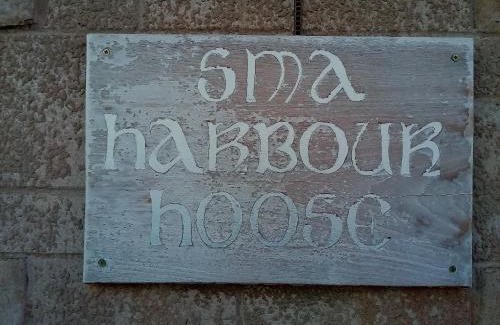 Montrose House | Sma Harbour Hoose