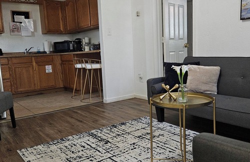 Elko House | Small charming 1 bedroom duplex in Elko's tree streets neighborhood