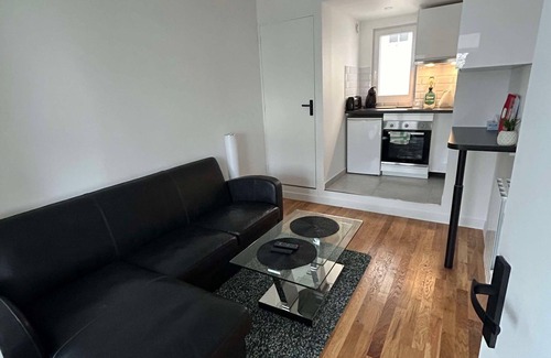 Plateau - Mont-Valerien House | Small duplex house in the heart of Mont Valérien