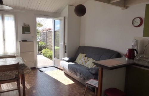 Saint-Georges-de-Didonne House | Small house 4 people "Pointe de Vallières" private parking, beach 300m.