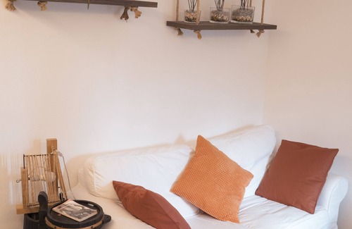 Arcola House | Small house in the traditional village of Cerri